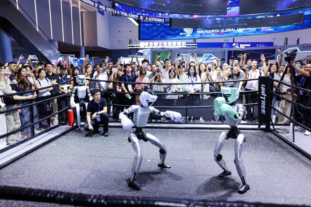 Ứng dụng Robot thu hút sự chú ý tại sự kiện. Nguồn: Global Digital Trade Expo.
