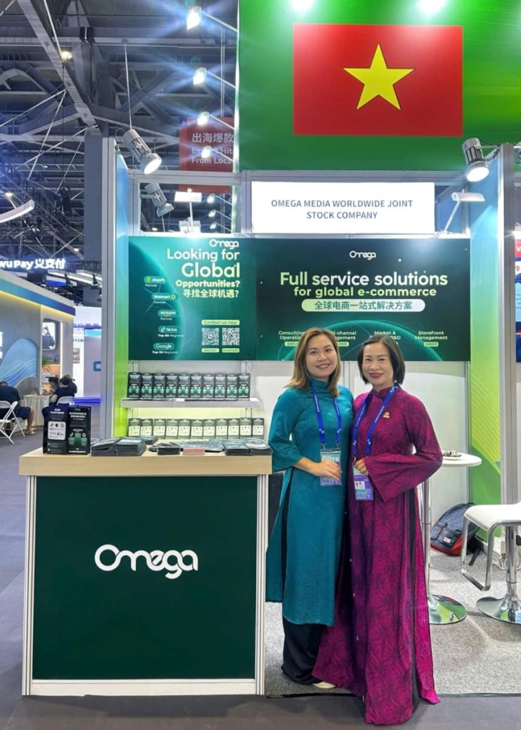 Booth giới thiệu dịch vụ thương mại điện tử của OMverse tại GDTE 2025.